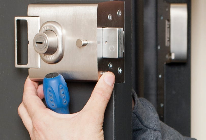 What Should You Expect From A Professional Locksmith?